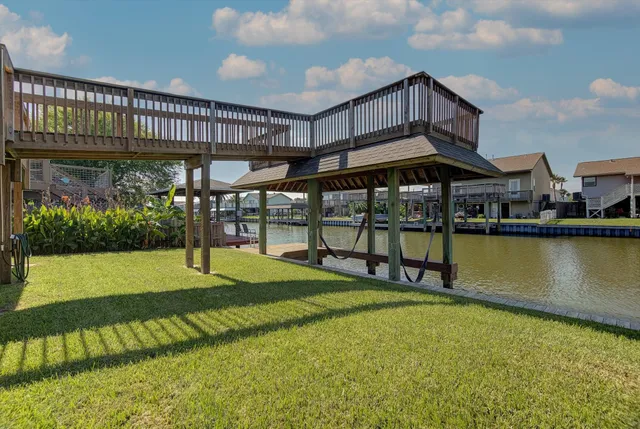 $350,000 | 170 Barracuda Street, Bayou Vista, TX 77563