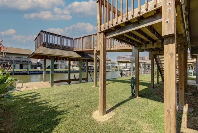 $350,000 | 170 Barracuda Street, Bayou Vista, TX 77563