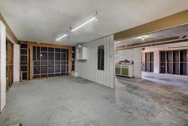 $350,000 | 170 Barracuda Street, Bayou Vista, TX 77563