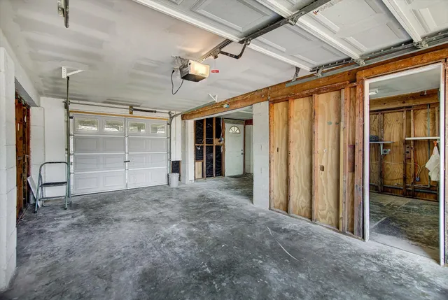 $350,000 | 170 Barracuda Street, Bayou Vista, TX 77563