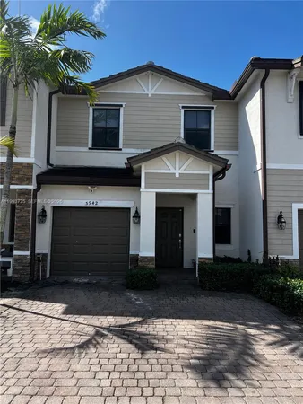 $3,500 | 5942 Mustang Manor, Davie, FL 33314