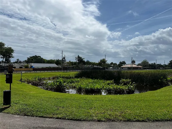 $3,500 | 5942 Mustang Manor, Davie, FL 33314