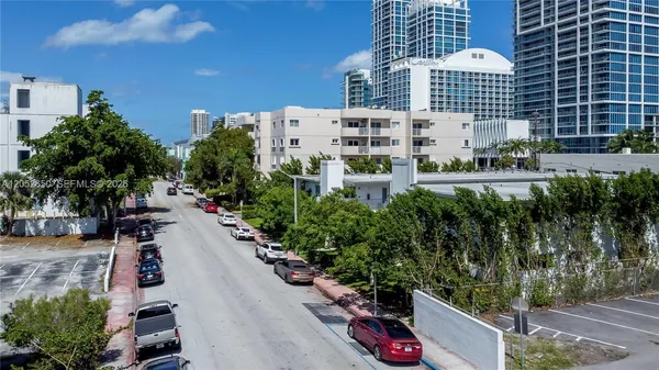 $2,000 | 6801 Harding Avenue, Unit 209, Miami Beach, FL 33141