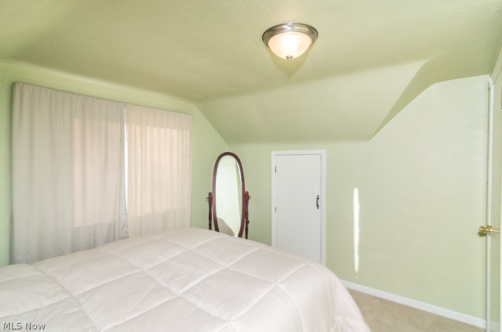9215 Snow Road Cleveland, OH 44130 - Photo 15 of 26