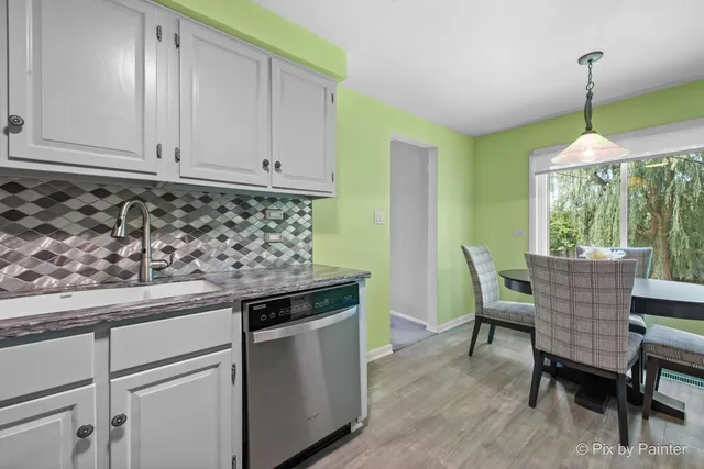 $487,500 | 911 North Quince Lane, Mount Prospect, IL 60056