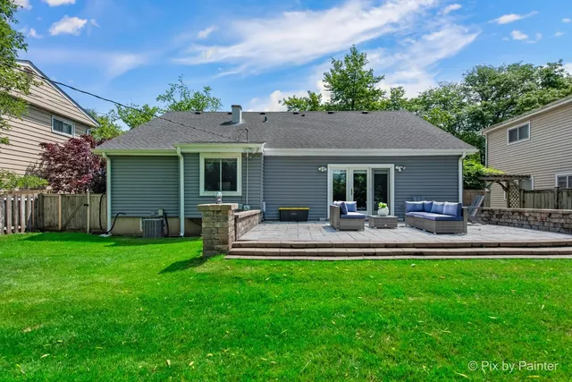 $487,500 | 911 North Quince Lane, Mount Prospect, IL 60056