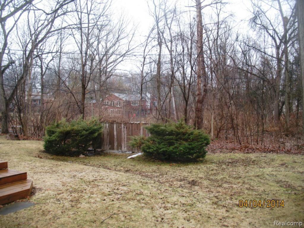 1260 Grebe Road Highland, MI 48357 - Photo 5 of 35 IMG_4407.jpg