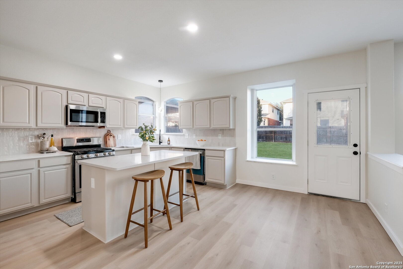 8907 Imperial Cross Helotes, TX 78023 - Photo 13 of 32