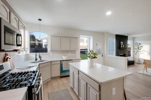 $499,888 | 8907 Imperial Cross, Helotes, TX 78023