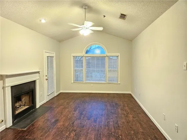 $2,000 | 510 Spring Heights Lane, Unit 5, Smyrna, GA 30080