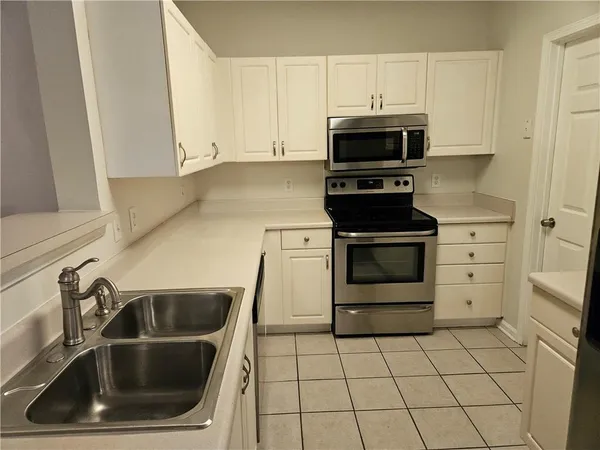 $2,000 | 510 Spring Heights Lane, Unit 5, Smyrna, GA 30080