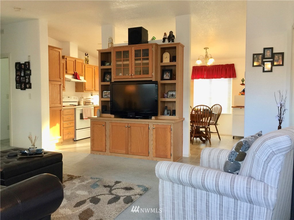 10900 Kuhlman Road Southeast, Unit 2 Olympia, WA 98513 - Photo 4 of 23 Gallery Image 4