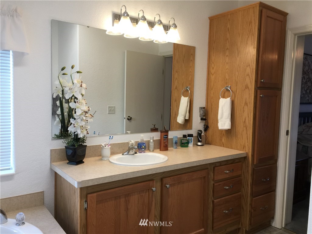 10900 Kuhlman Road Southeast, Unit 2 Olympia, WA 98513 - Photo 8 of 23 Gallery Image 8