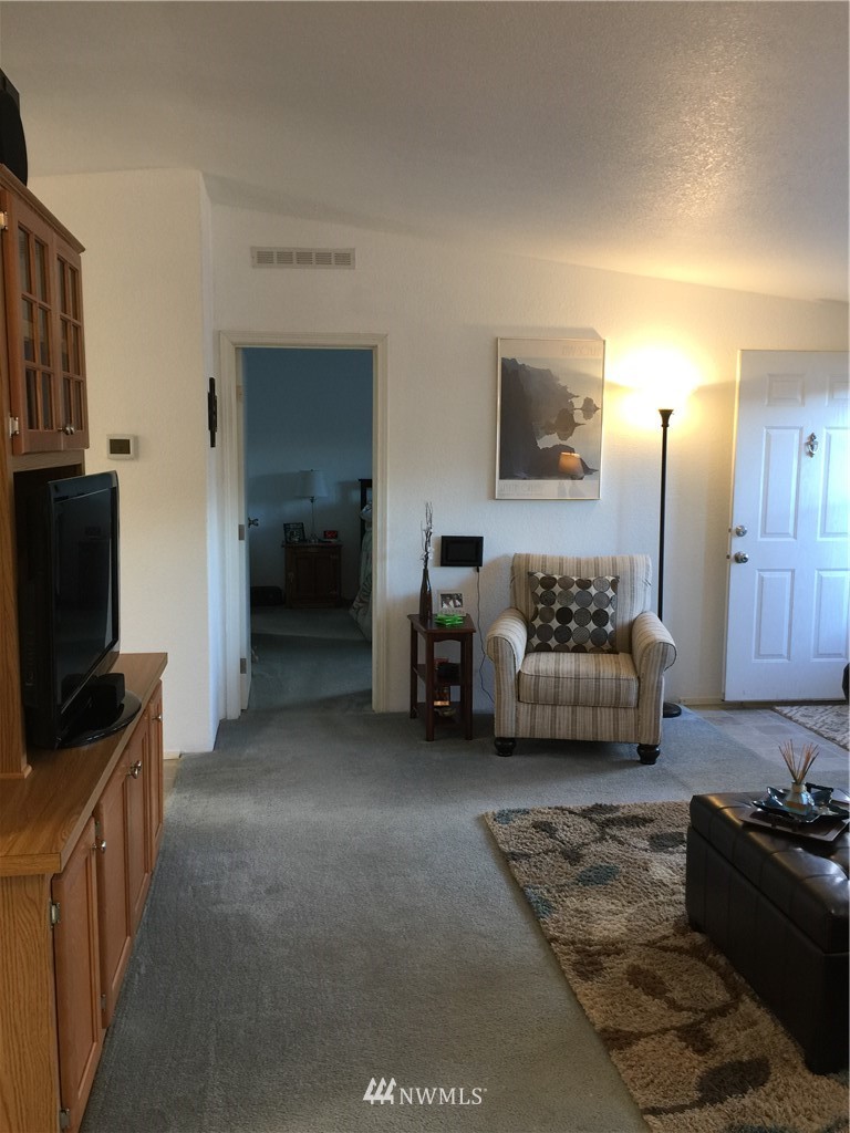 10900 Kuhlman Road Southeast, Unit 2 Olympia, WA 98513 - Photo 10 of 23 Gallery Image 10