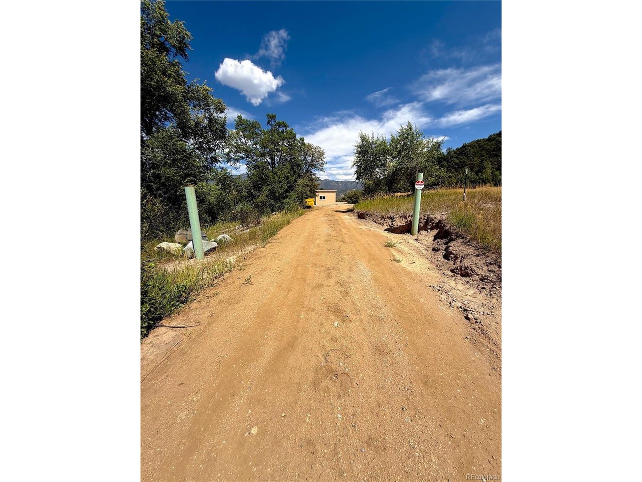 48 Rd Howard Co 81233 Howard, CO 81233 - Photo 5 of 15 Private Driveway