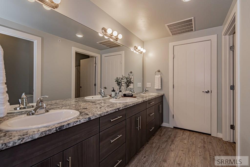431 South 3rd West, Unit 1107 Rexburg, ID 83440 - Photo 5 of 9