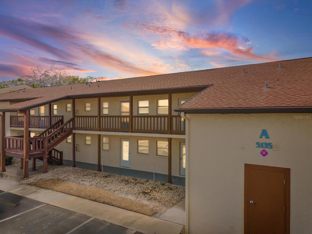 5135 Gemstone Drive, Unit 103 New Port Richey, FL 34652 - Photo 4 of 31