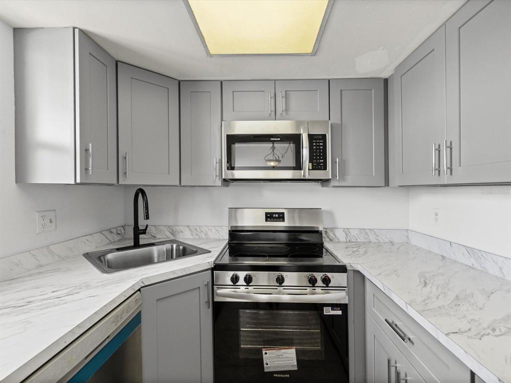 5135 Gemstone Drive, Unit 103 New Port Richey, FL 34652 - Photo 7 of 31