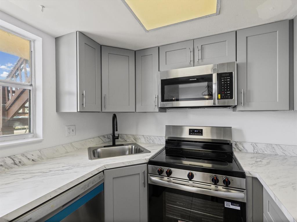 5135 Gemstone Drive, Unit 103 New Port Richey, FL 34652 - Photo 9 of 31