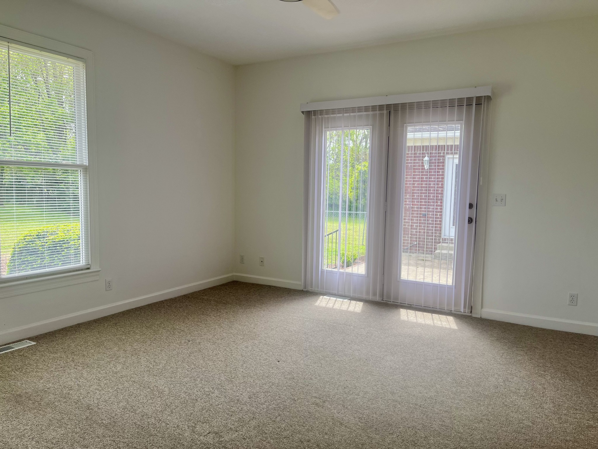 650 Vanderbilt Road Mount Juliet, TN 37122 - Photo 34 of 45 an empty room with windows