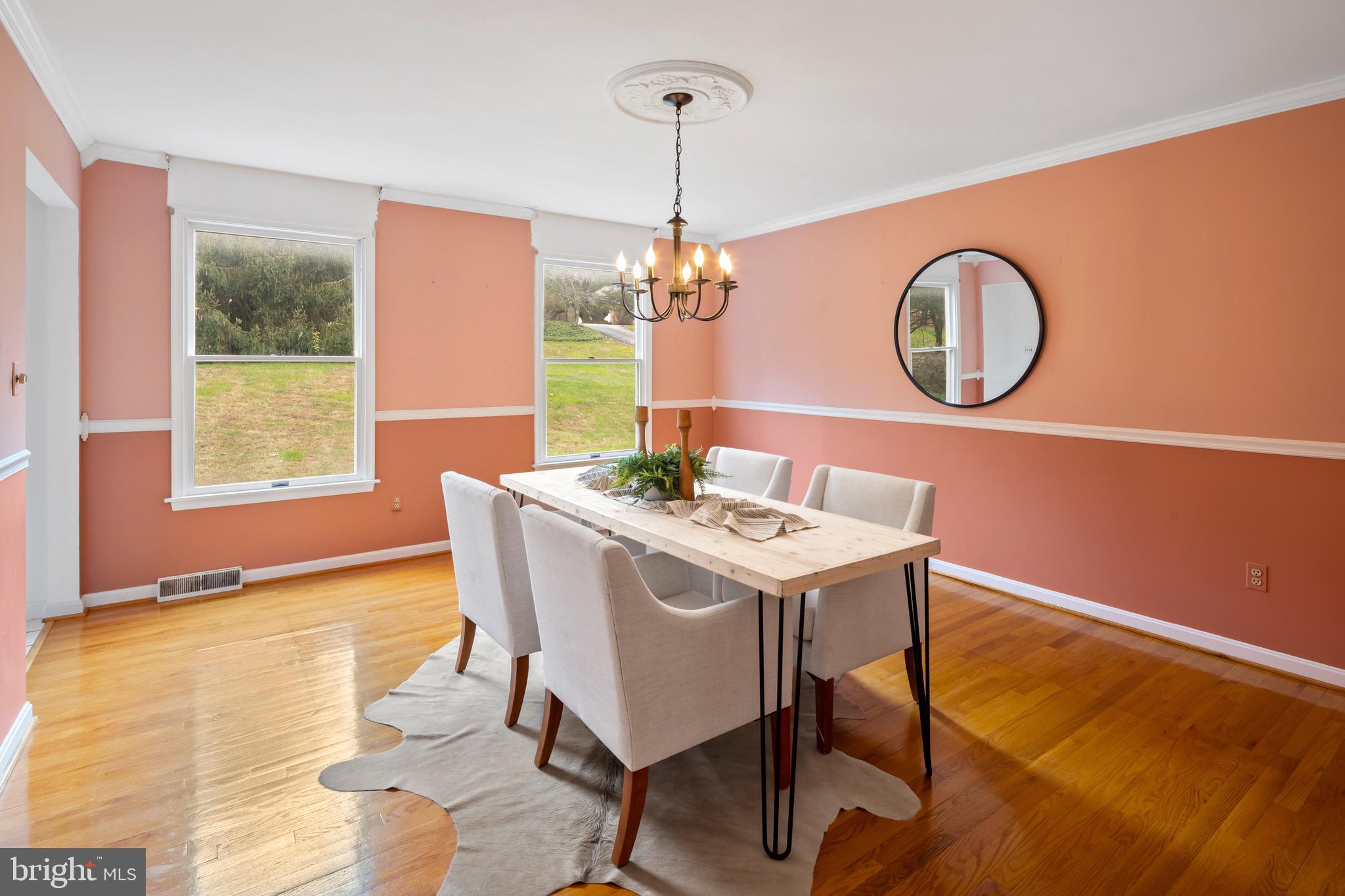12317 Falls Road Cockeysville, MD 21030 - Photo 15 of 33 Dining room