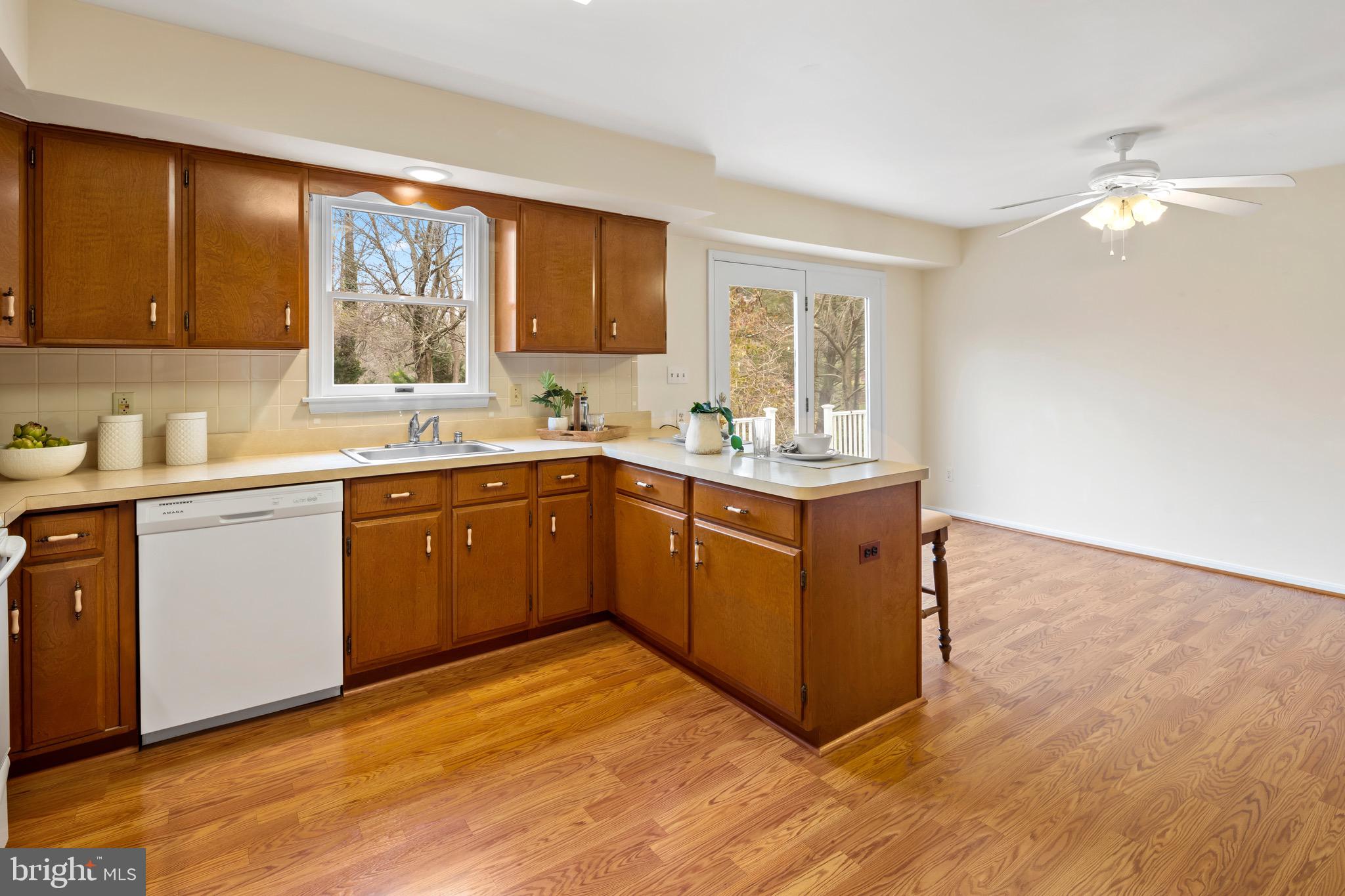 12317 Falls Road Cockeysville, MD 21030 - Photo 19 of 33 Kitchen