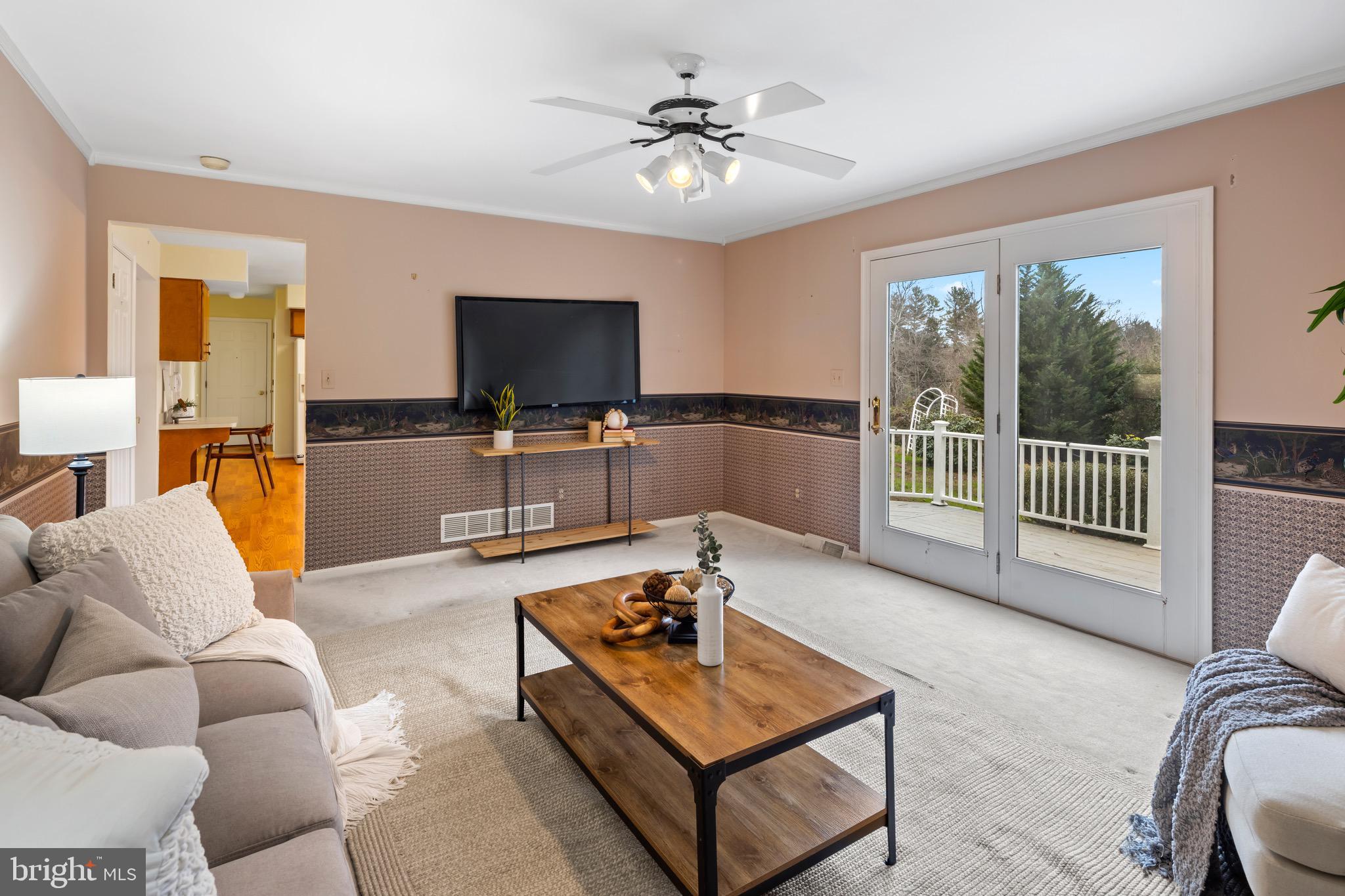 12317 Falls Road Cockeysville, MD 21030 - Photo 20 of 33 Family room