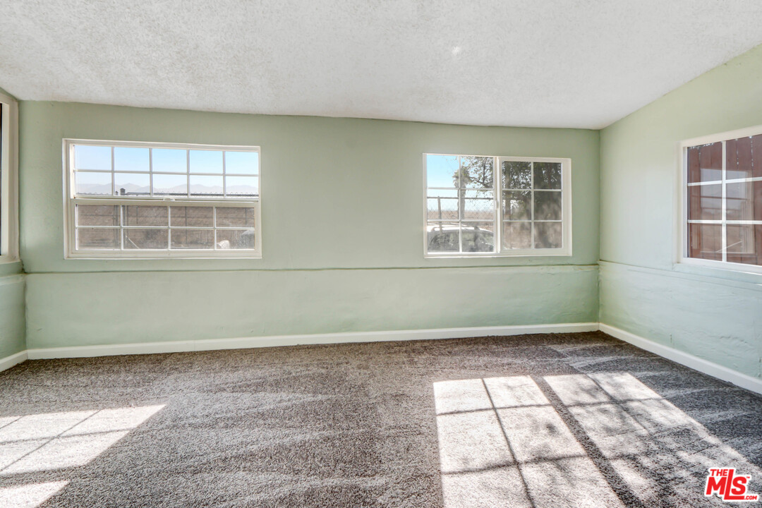2685 Hall Avenue Riverside, CA 92509 - Photo 11 of 14