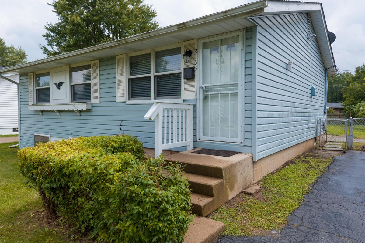 2163 Brookfield Road Columbus, OH 43229 - Photo 2 of 16 Gallery Image 2