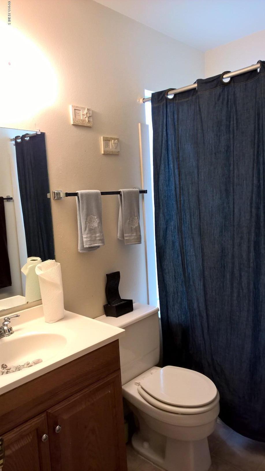 1072 East Pueblo Road, Unit 15A Phoenix, AZ 85020 - Photo 14 of 16 Hall Bath
