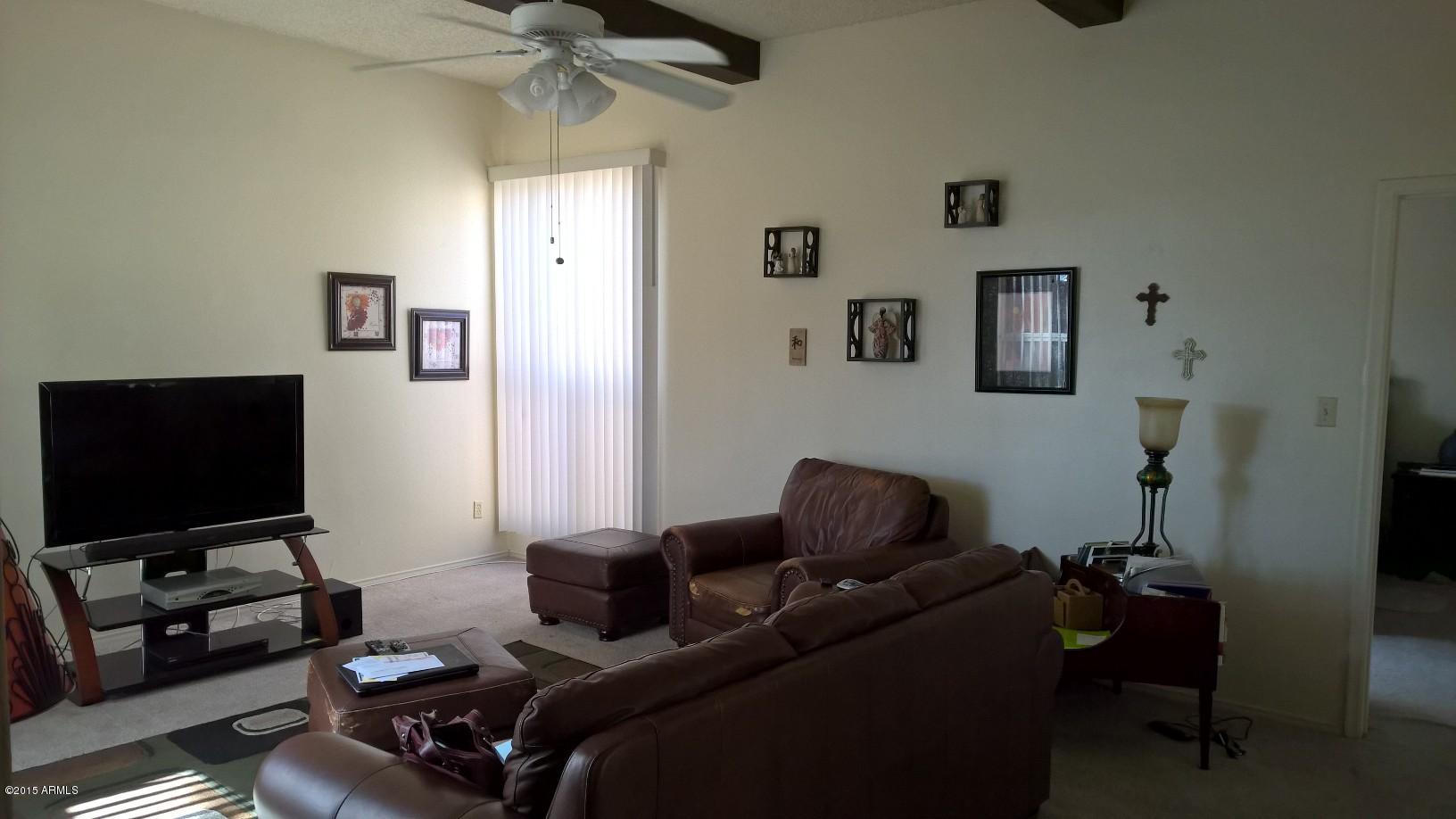 1072 East Pueblo Road, Unit 15A Phoenix, AZ 85020 - Photo 4 of 16 Living area with high ceilng