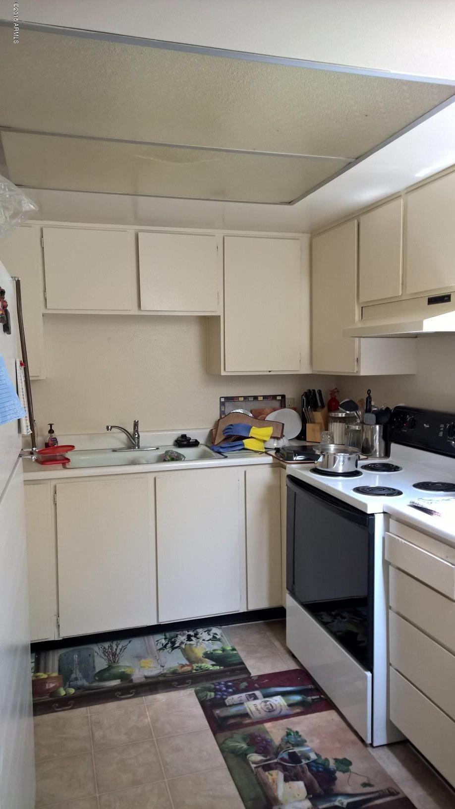 1072 East Pueblo Road, Unit 15A Phoenix, AZ 85020 - Photo 6 of 16 Kitchen
