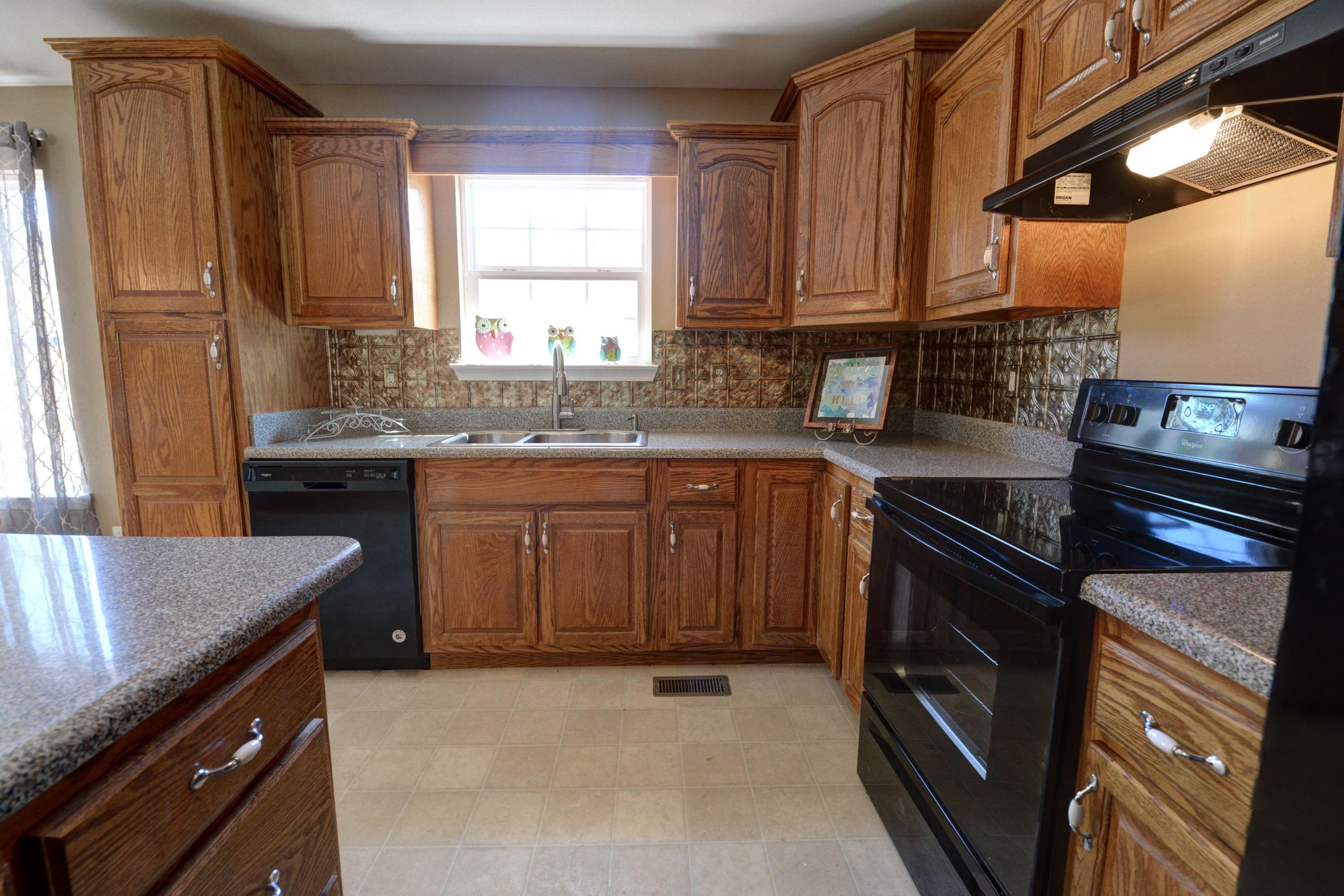 10008 Back Valley Road Evensville, TN 37332 - Photo 14 of 38 14.Back Valley Kitchen 2