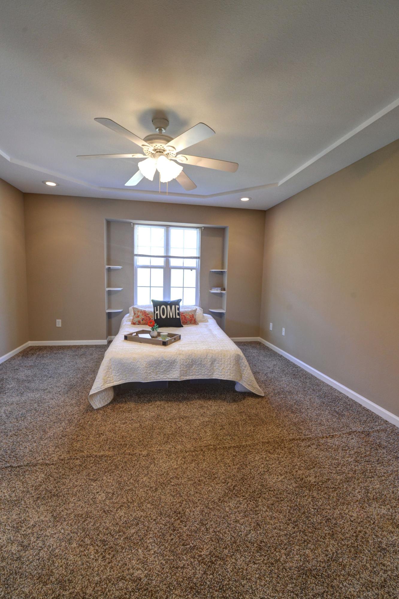 10008 Back Valley Road Evensville, TN 37332 - Photo 17 of 38 17.Back Valley Master Bed