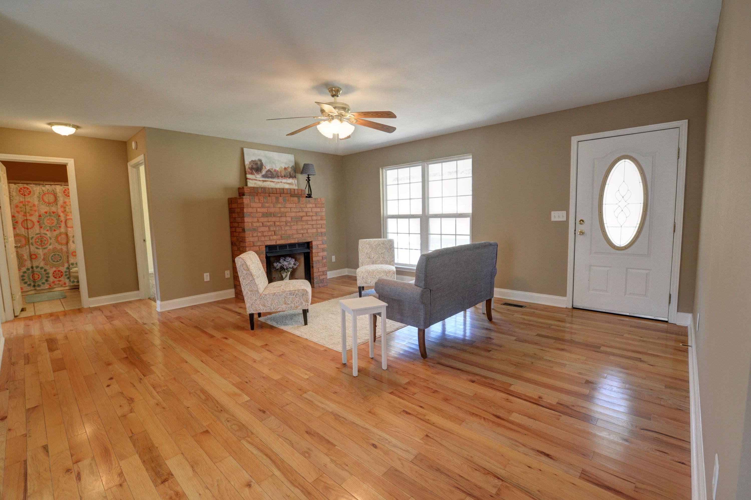 10008 Back Valley Road Evensville, TN 37332 - Photo 7 of 38 7.Back Valley Living