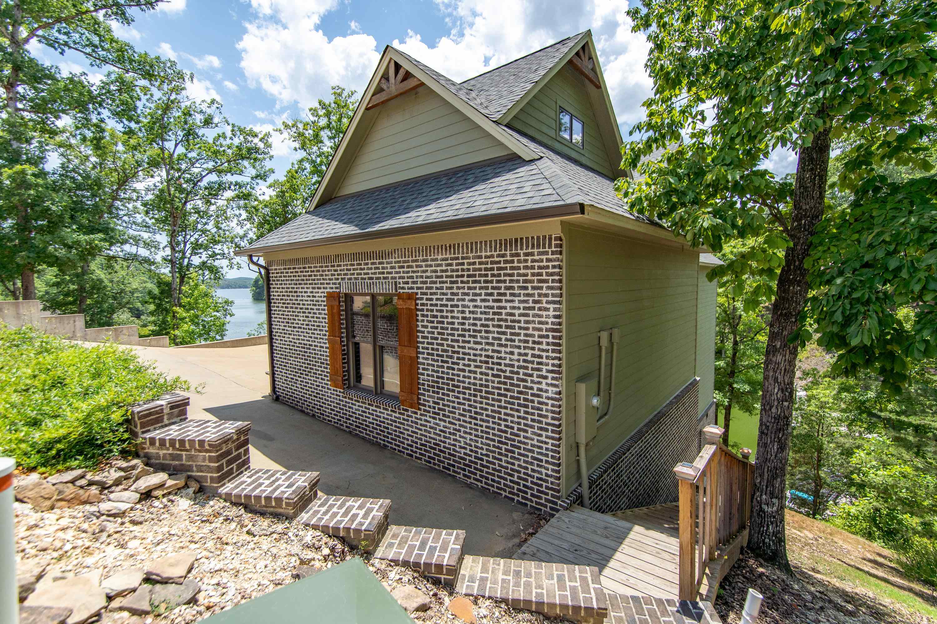 55 Ridge Pointe Drive Savannah, TN 38372 - Photo 33 of 40 View of home's exterior