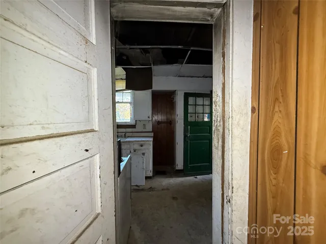 a view of a storage & utility room