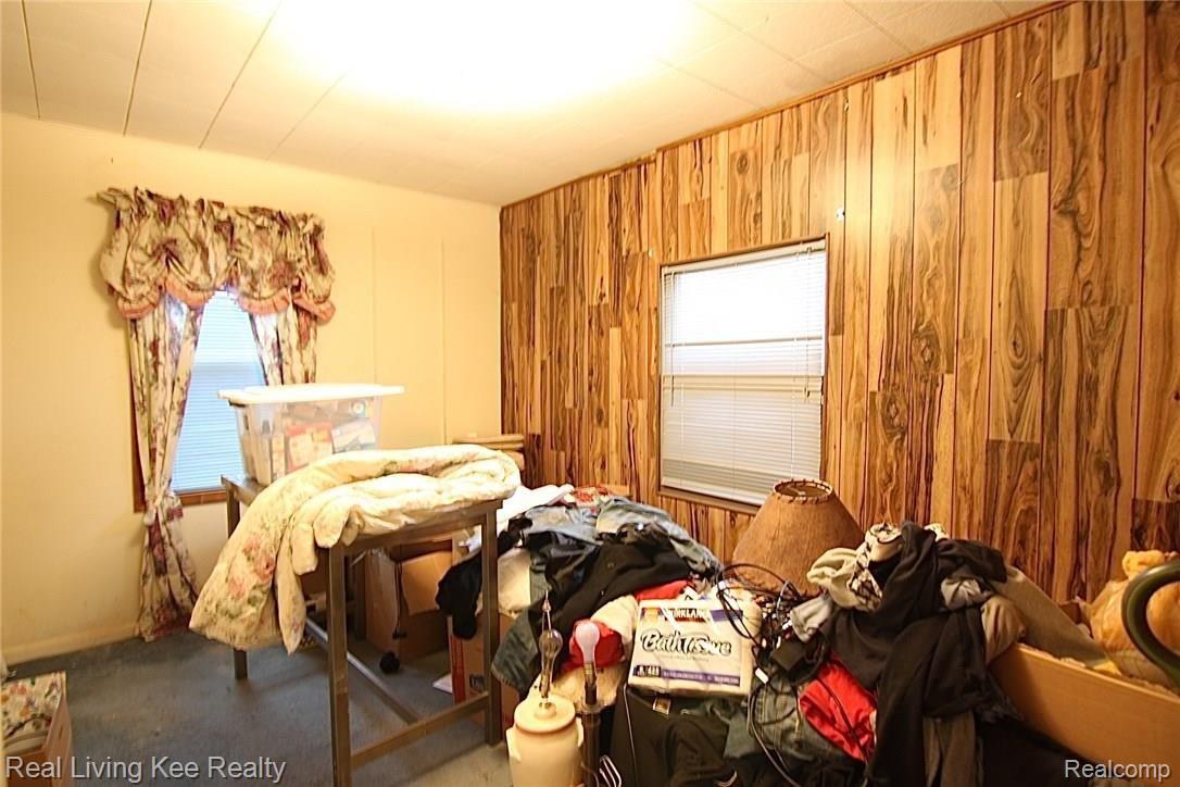 2891 Dearborn Avenue Rochester, MI 48309 - Photo 5 of 15 IMG_9021.jpg