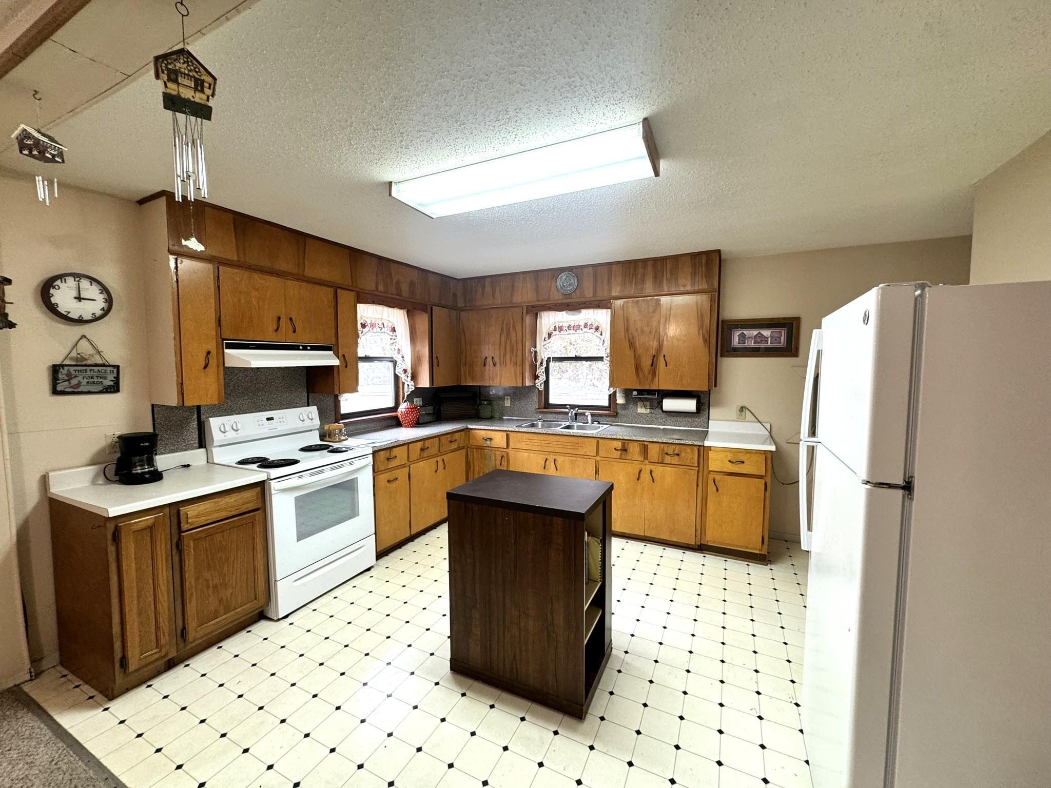 115 1st Street Southeast Akeley, MN 56433 - Photo 5 of 22