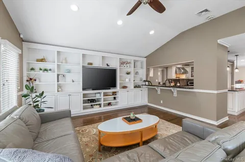 $1,488,000 | 9 Delaware Avenue, Jericho, NY 11753