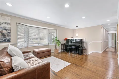 $1,488,000 | 9 Delaware Avenue, Jericho, NY 11753