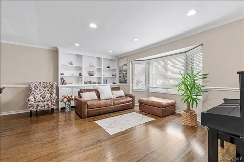 $1,488,000 | 9 Delaware Avenue, Jericho, NY 11753