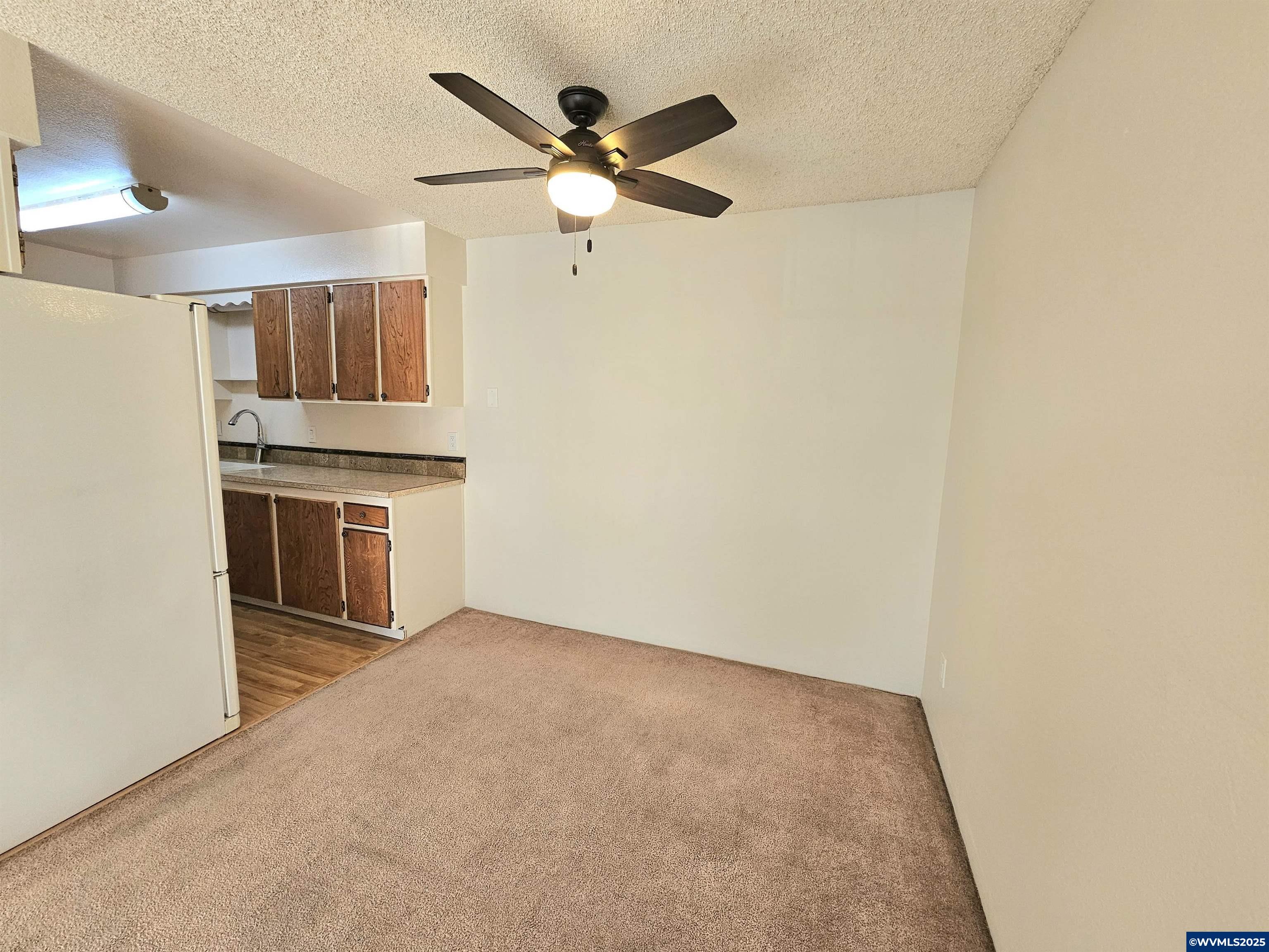 950 Evergreen Road, Unit 207 Woodburn, OR 97071 - Photo 16 of 33