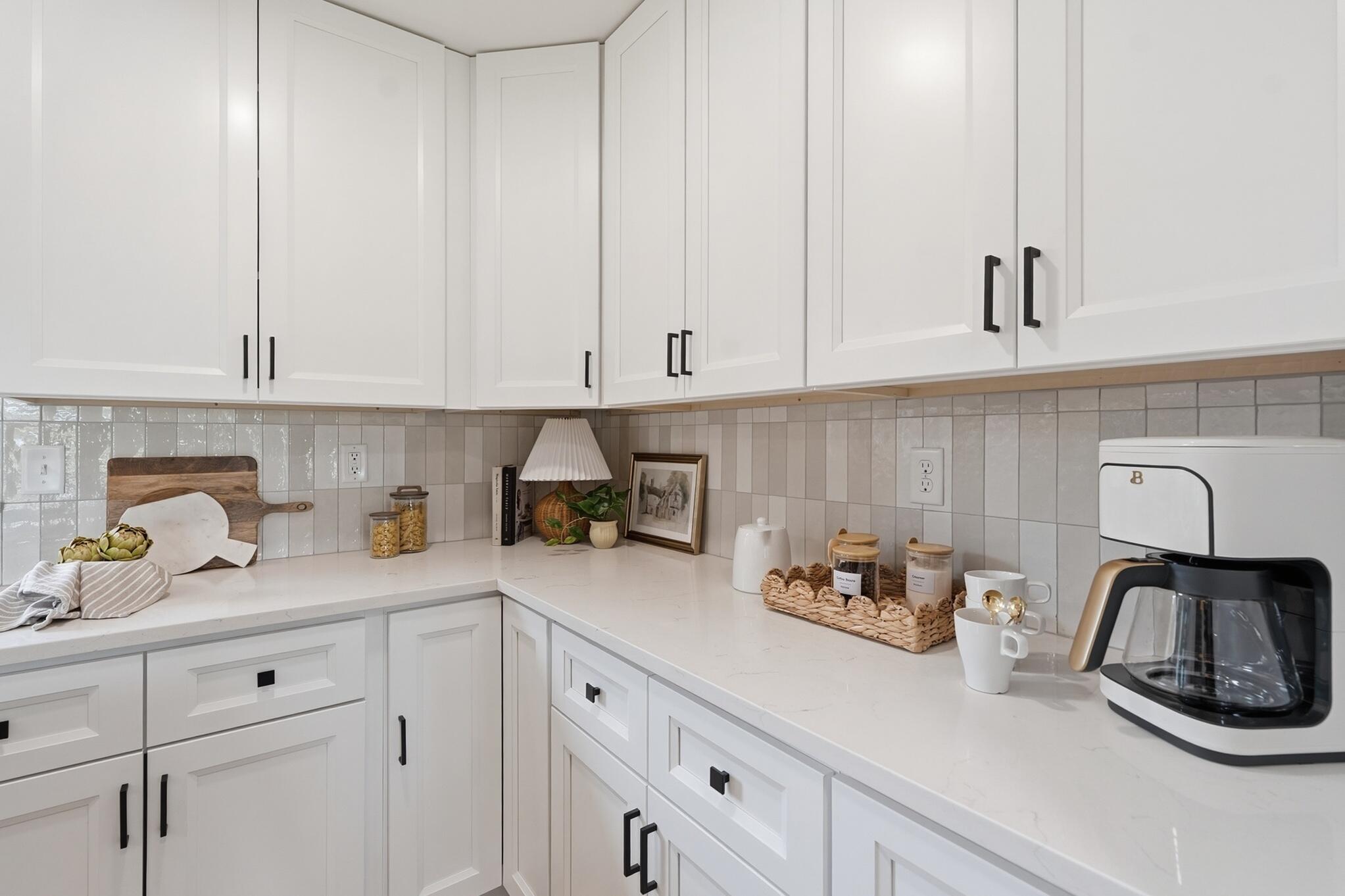 7526 West County Line Road Mequon, WI 53092 - Photo 20 of 72 20_Kitchen_View_7