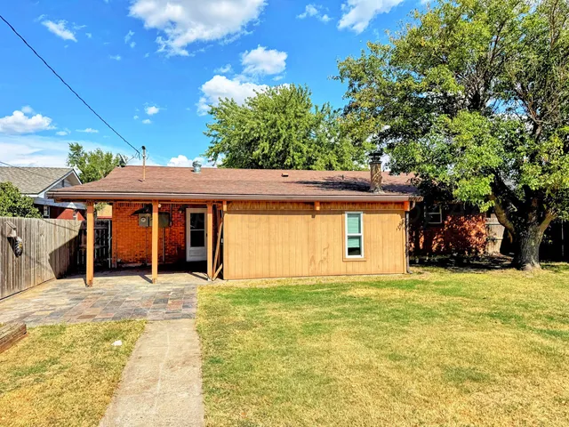 a view of a house with a outdoor space