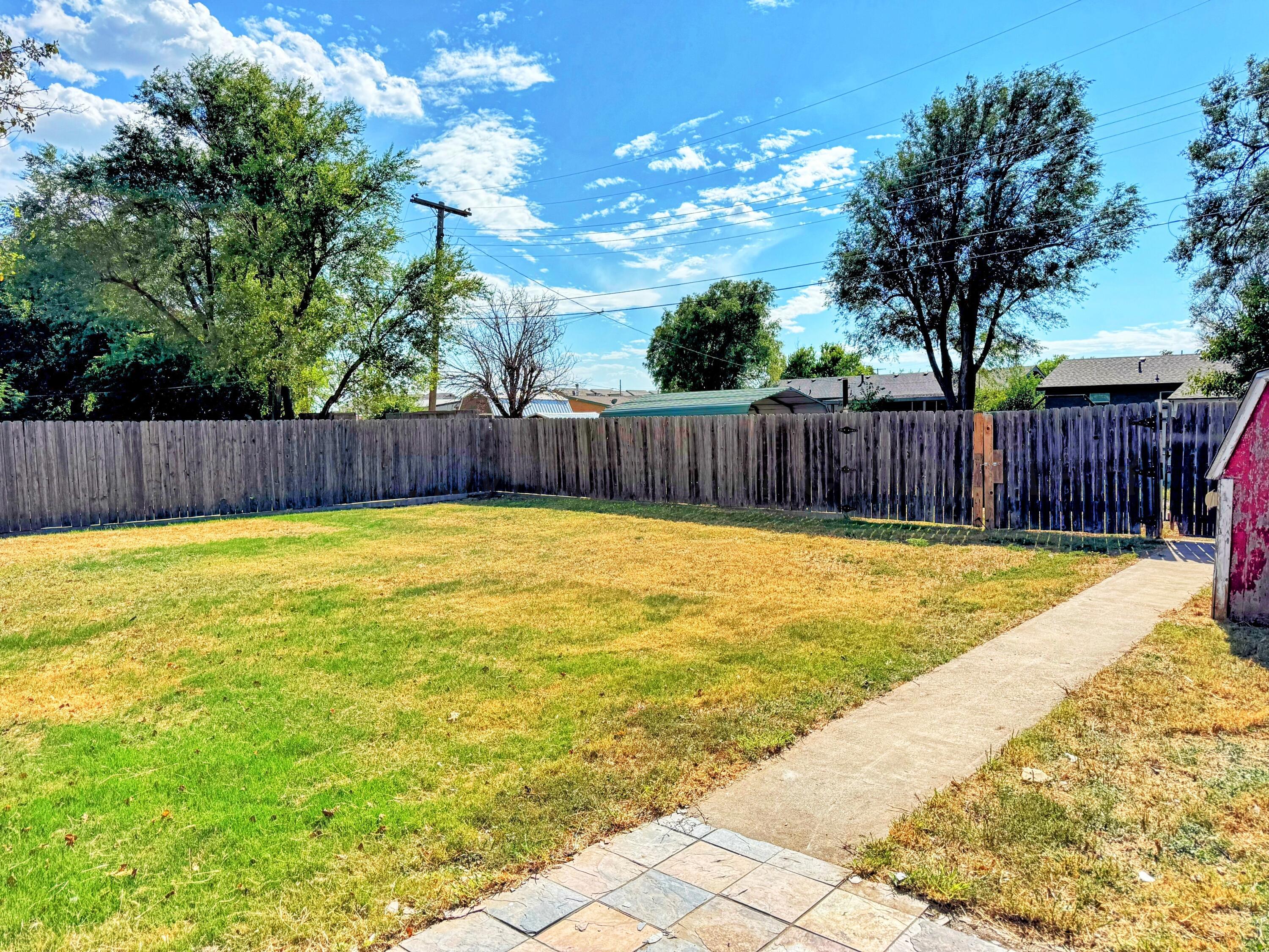 2214 Harvard Drive Perryton, TX 79070 - Photo 19 of 20 a view of swimming pool