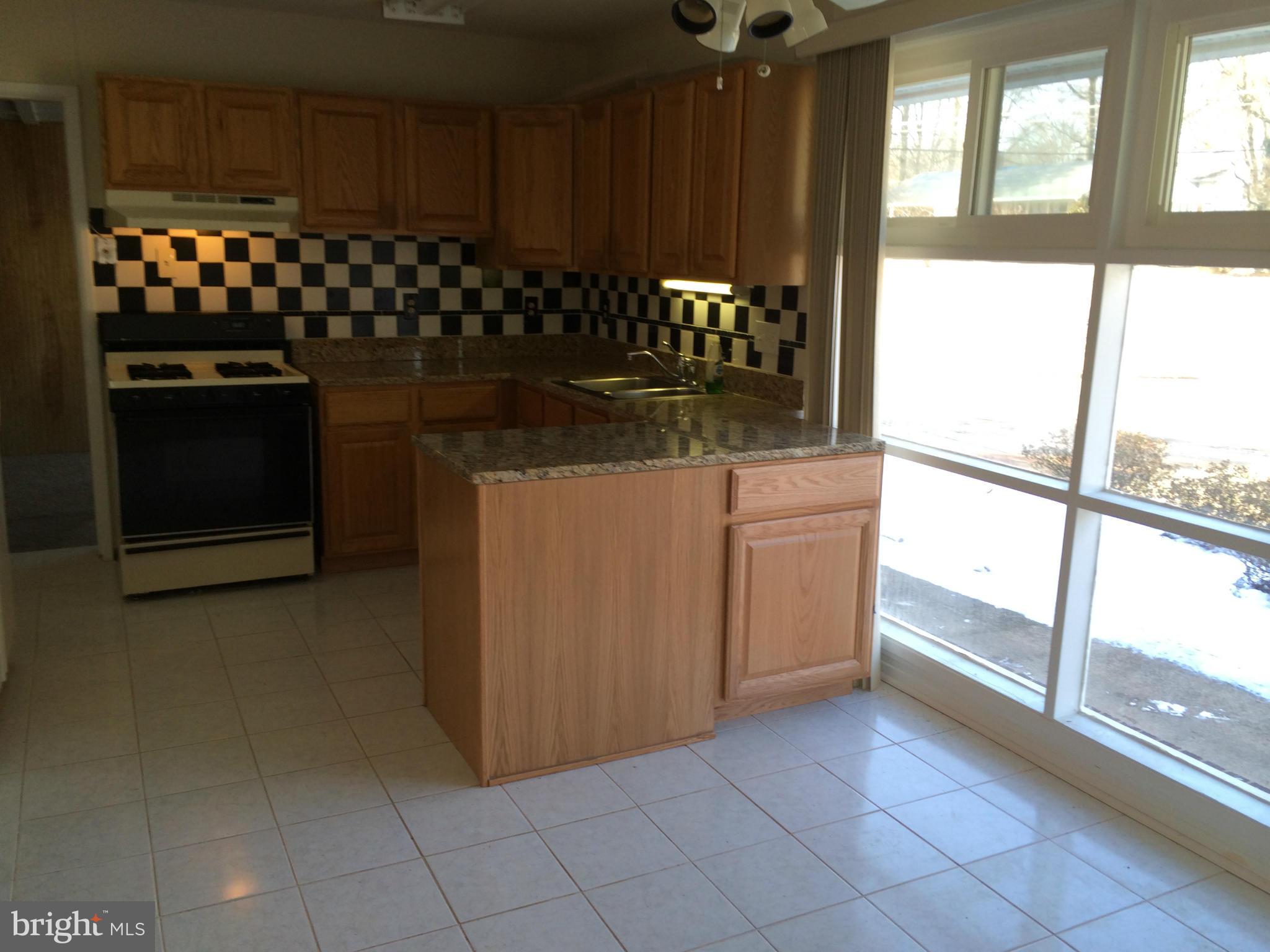 7405 Gresham Street Springfield, VA 22151 - Photo 3 of 21 Kitchen
