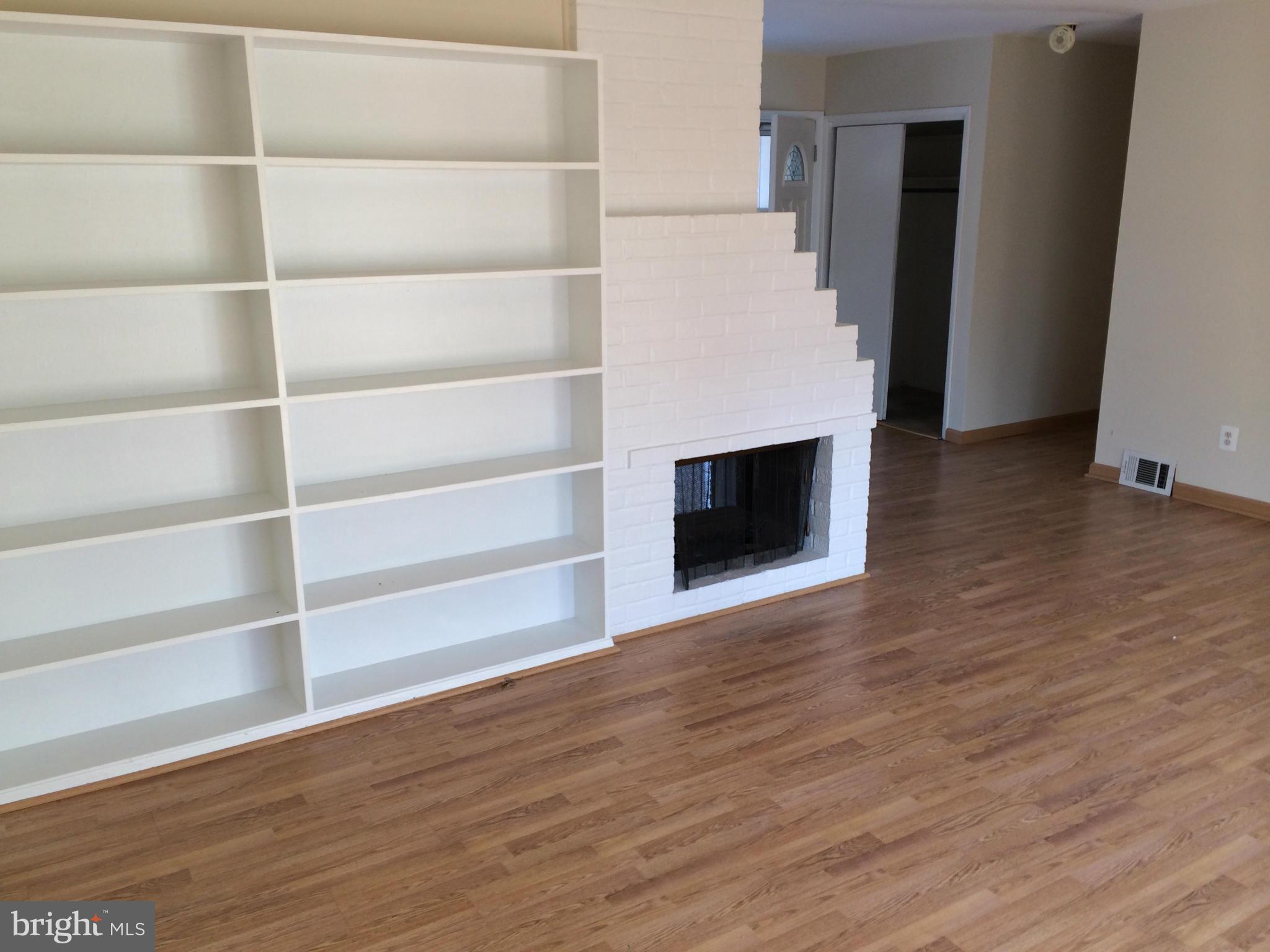 7405 Gresham Street Springfield, VA 22151 - Photo 6 of 21 Family Room