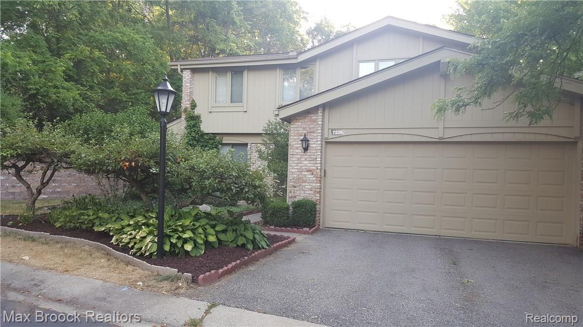 7226 Suncrest Road West Bloomfield, MI 48322 - Photo 2 of 44 Spacious 2 car garage