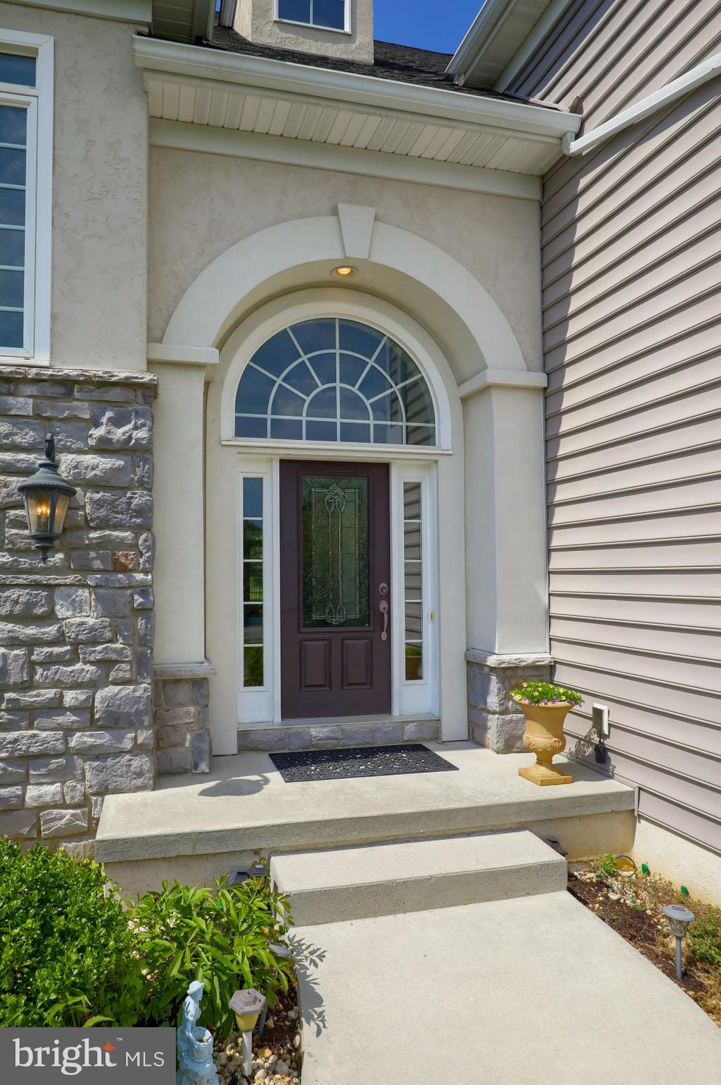 953 Buckwalter Road Lititz, PA 17543 - Photo 19 of 31 Front door